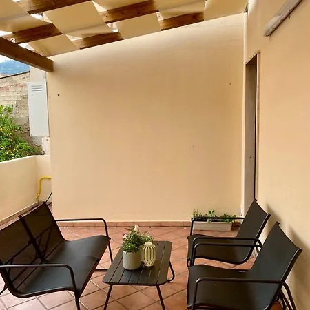 Dimidium Apartment *